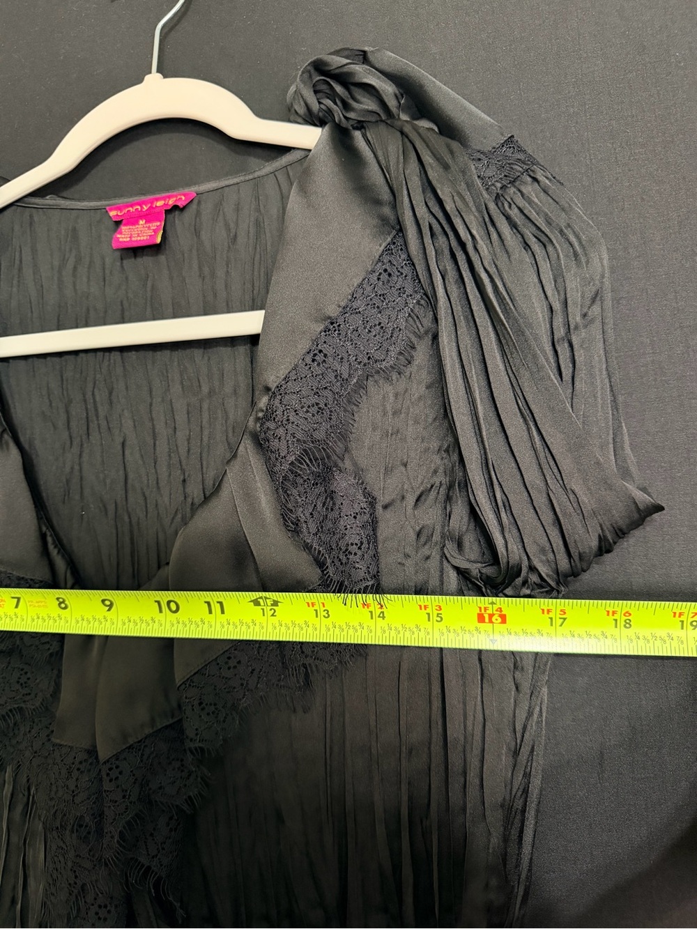 Sunny Leigh M Black Satin-Lace Wrap Blouse Ruffle collar Wrinkle pleated texture - Picture 11 of 14